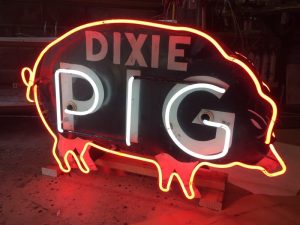 Restoration fo the Dixie Pig neon sign