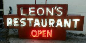 Restoration of the Leon's neon sign