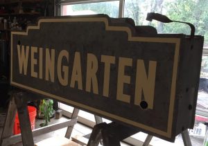 building the weingarten sign